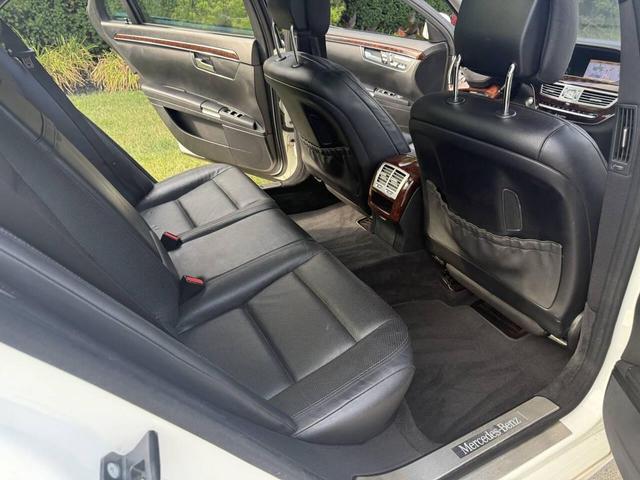 Photo of 2013 White Mercedes-Benz S-Class