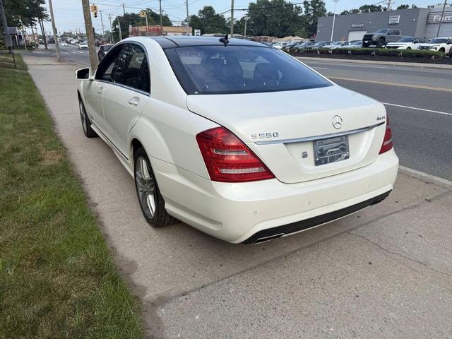 Photo of 2013 White Mercedes-Benz S-Class