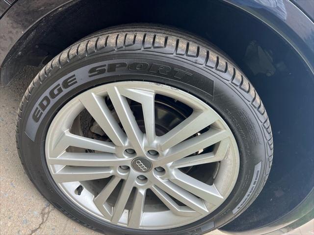 Photo of 2018 Blue Audi Q5