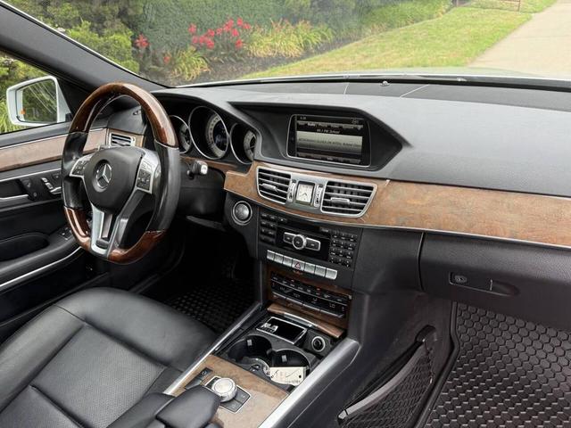 Photo of 2014 Silver Mercedes-Benz E-Class