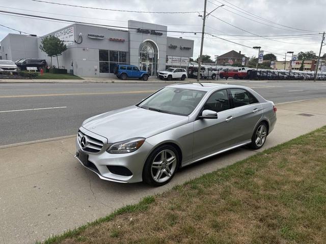 Photo of 2014 Silver Mercedes-Benz E-Class