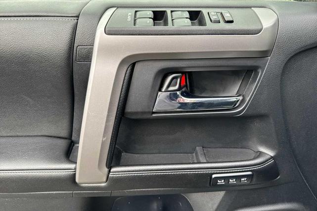 Photo of 2014 Attitude Black Toyota 4Runner