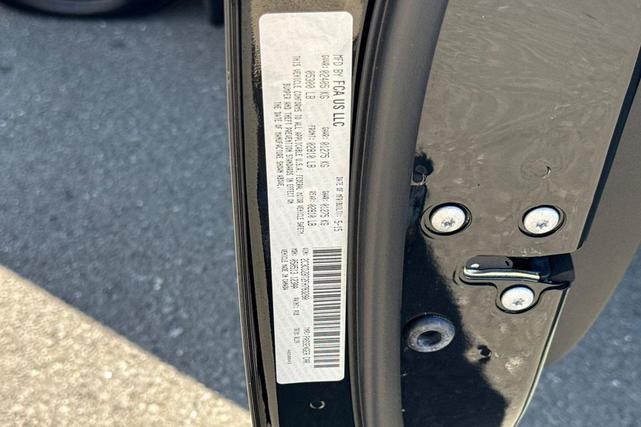 Photo of 2015 Pitch Black Clearcoat Dodge Challenger
