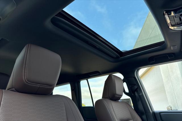 Photo of 2025 Heritage Blue / Grayscape [Extra_Cost_Color] Toyota Land Cruiser