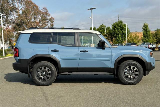 Photo of 2025 Heritage Blue / Grayscape [Extra_Cost_Color] Toyota Land Cruiser