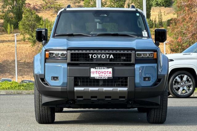 Photo of 2025 Heritage Blue / Grayscape [Extra_Cost_Color] Toyota Land Cruiser