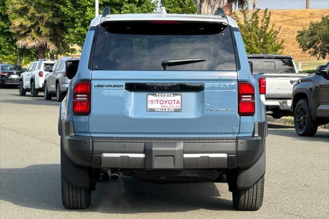 Photo of 2025 Heritage Blue / Grayscape [Extra_Cost_Color] Toyota Land Cruiser