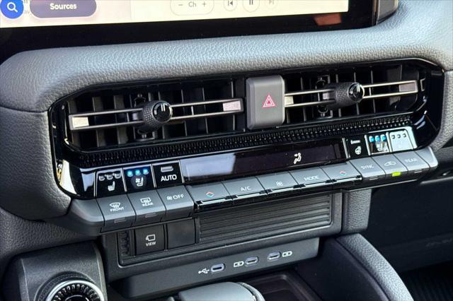 Photo of 2025 Heritage Blue / Grayscape [Extra_Cost_Color] Toyota Land Cruiser