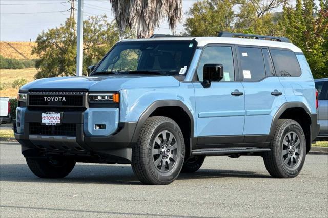 Photo of 2025 Heritage Blue / Grayscape [Extra_Cost_Color] Toyota Land Cruiser