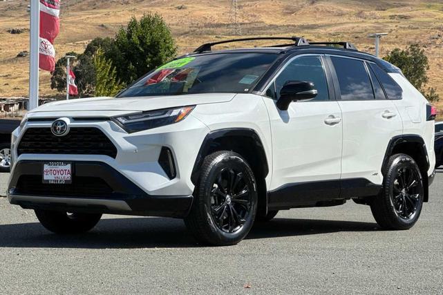 Photo of 2022 Blizzard Pearl/Midnight Black Metallic Toyota RAV4 Hybrid