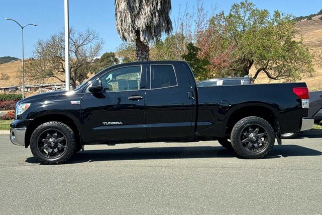 Photo of 2012 Black Toyota Tundra