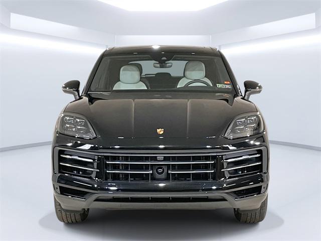 Photo of 2025 Black Metallic Porsche Cayenne