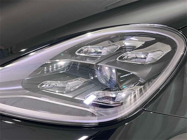 Photo of 2023 Black Porsche Cayenne