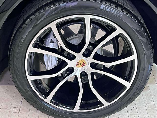 Photo of 2023 Black Porsche Cayenne