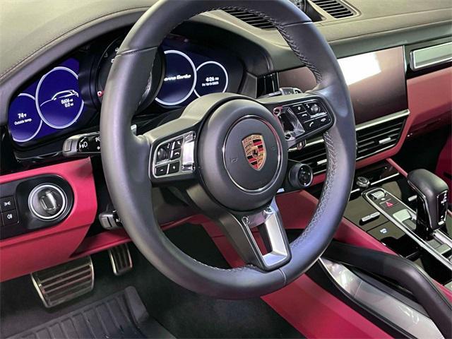 Photo of 2023 Black Porsche Cayenne