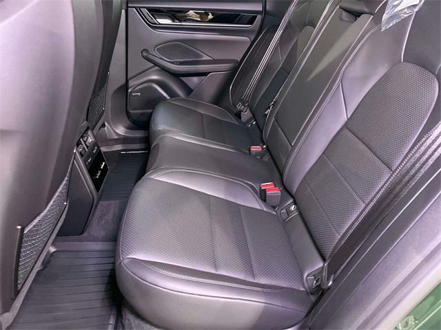 Photo of 2025 Green Porsche Macan