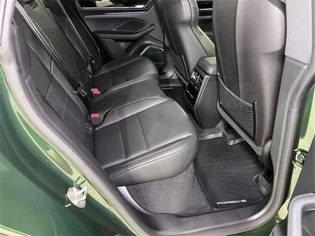 Photo of 2025 Green Porsche Macan