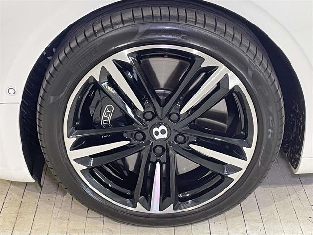 Photo of 2023 Glacier White Bentley Continental GT
