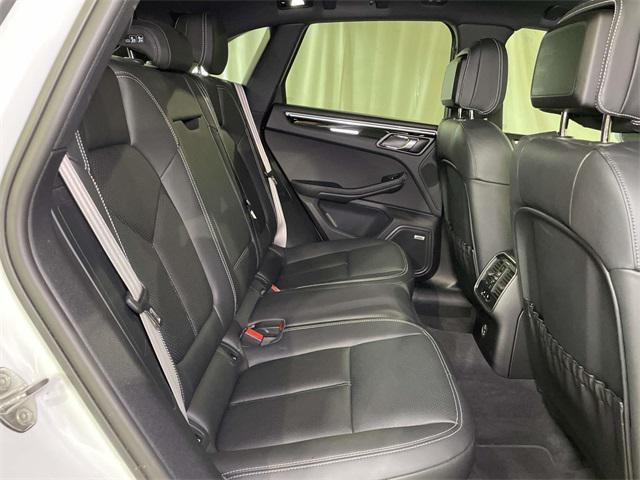 Photo of 2022 White Porsche Macan
