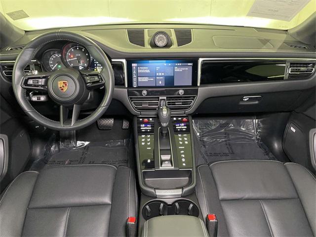 Photo of 2022 White Porsche Macan