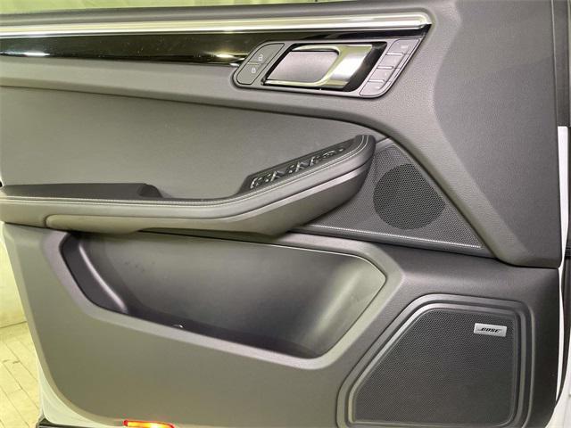 Photo of 2022 White Porsche Macan