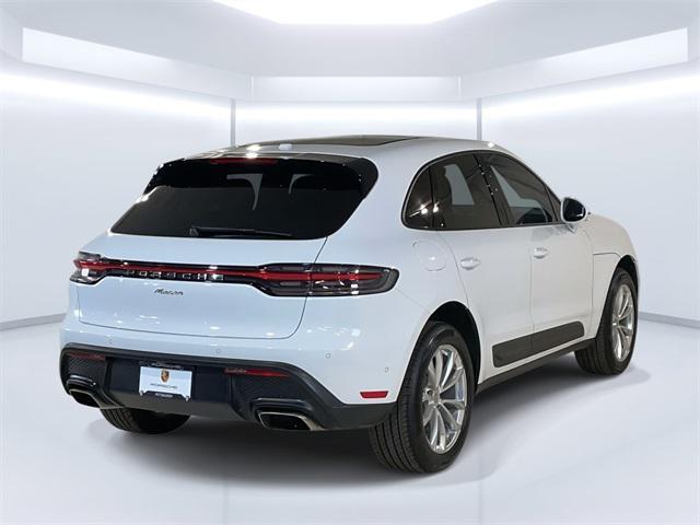 Photo of 2022 White Porsche Macan