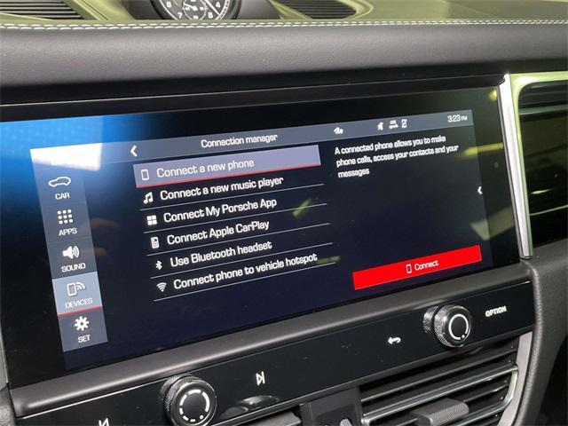 Photo of 2022 White Porsche Macan