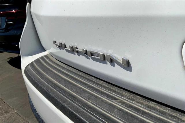 Photo of 2024 Summit White GMC Yukon