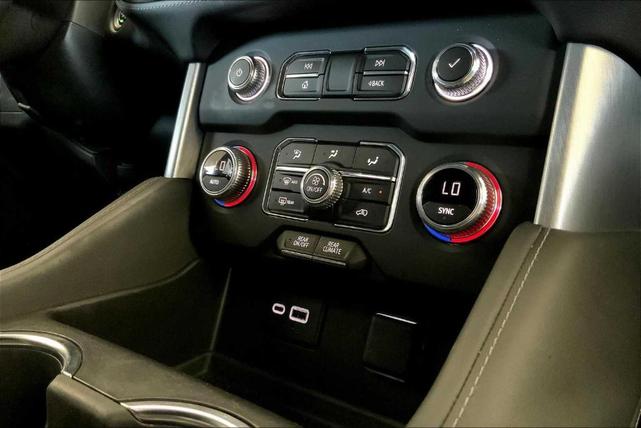 Photo of 2024 Summit White GMC Yukon