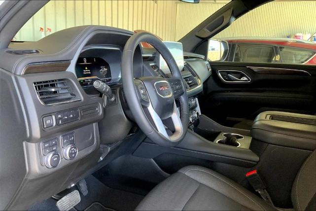 Photo of 2024 Summit White GMC Yukon