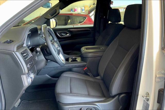 Photo of 2024 Summit White GMC Yukon
