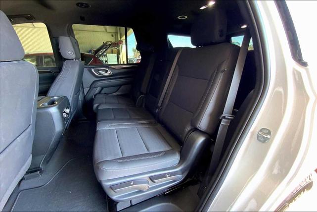 Photo of 2024 Summit White GMC Yukon