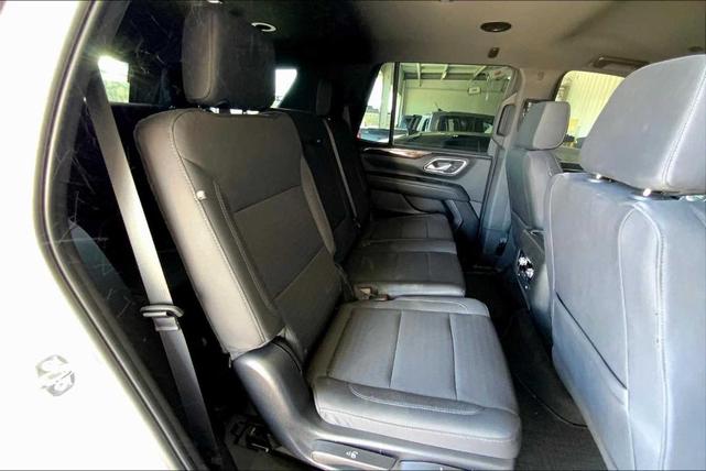 Photo of 2024 Summit White GMC Yukon