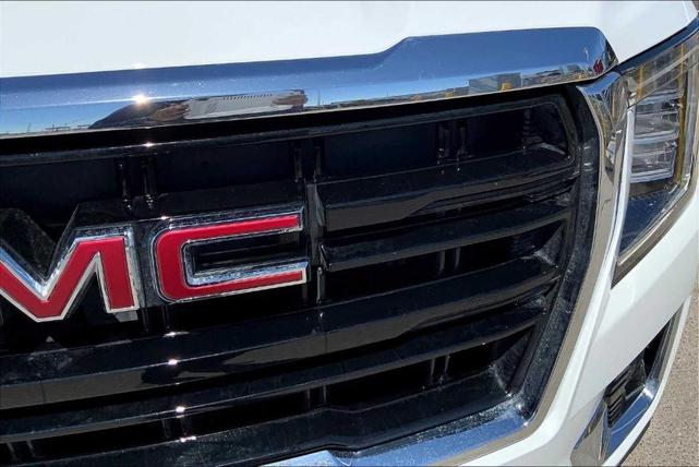 Photo of 2024 Summit White GMC Yukon