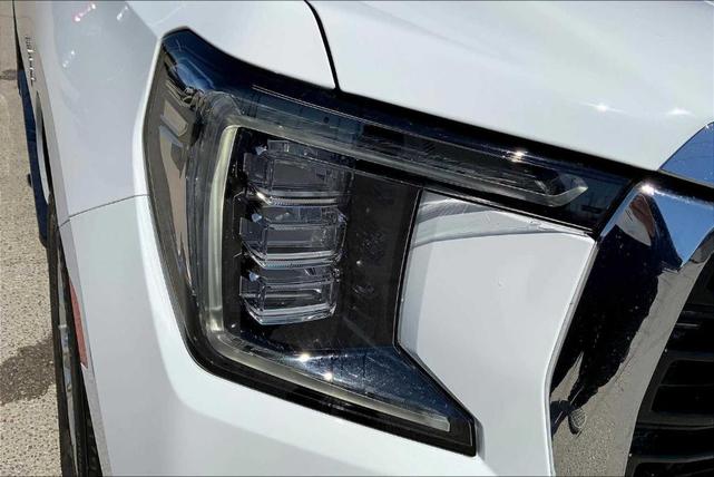 Photo of 2024 Summit White GMC Yukon