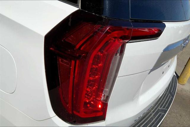 Photo of 2024 Summit White GMC Yukon