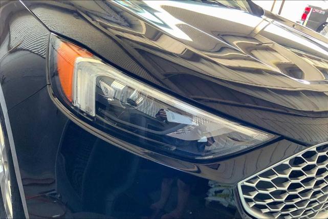 Photo of 2023 Agate Black Metallic Ford Edge