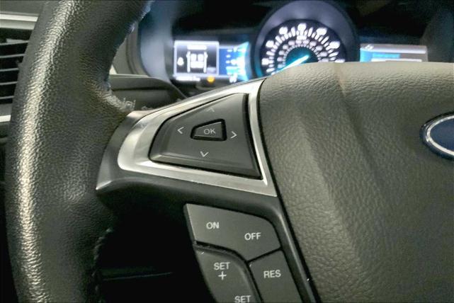 Photo of 2023 Agate Black Metallic Ford Edge