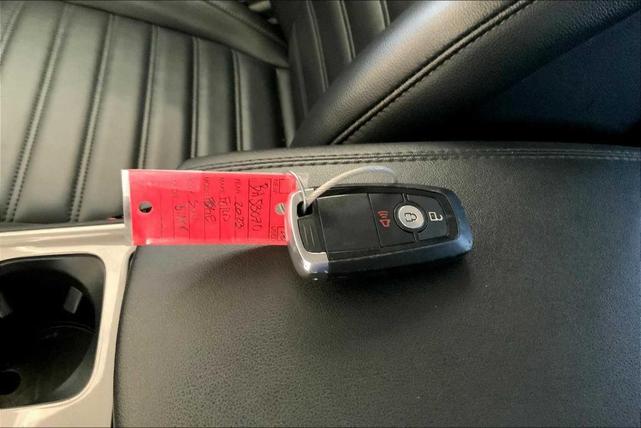Photo of 2023 Agate Black Metallic Ford Edge