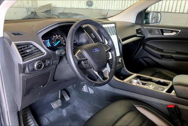 Photo of 2023 Agate Black Metallic Ford Edge