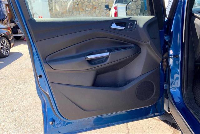 Photo of 2018 Lightning Blue Metallic Ford Escape