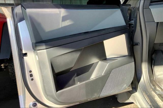 Photo of 2024 Stainless Steel Tesla Cybertruck