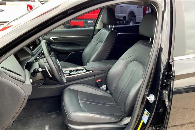 Photo of 2022 Phantom Black Hyundai SONATA