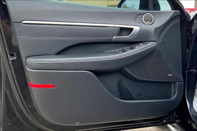 Photo of 2022 Phantom Black Hyundai SONATA