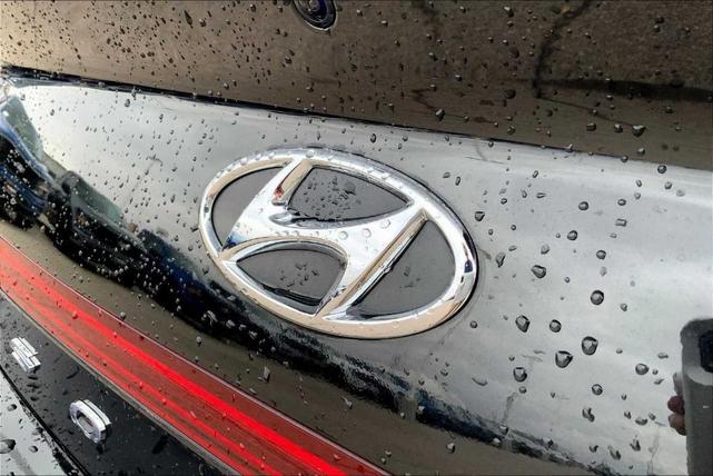 Photo of 2022 Phantom Black Hyundai SONATA