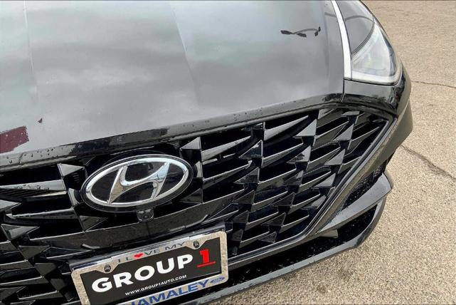 Photo of 2022 Phantom Black Hyundai SONATA