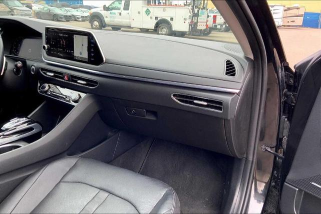 Photo of 2022 Phantom Black Hyundai SONATA