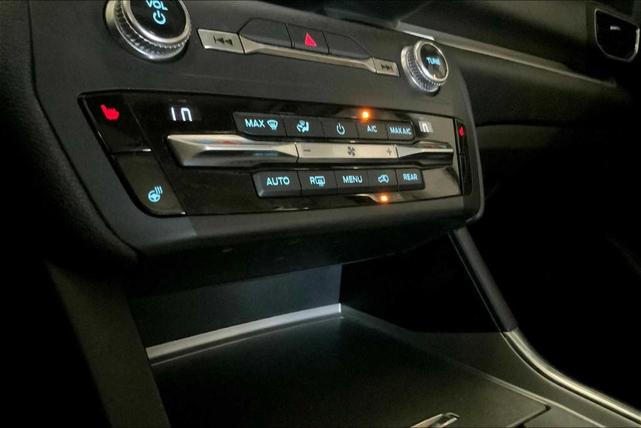 Photo of 2020 Iconic Silver Metallic Ford Explorer