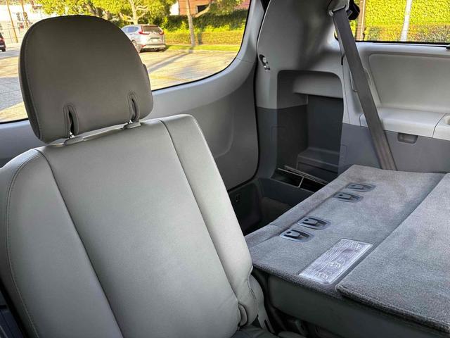 Photo of 2013 Predawn Gray Mica Toyota Sienna