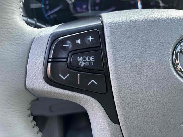 Photo of 2013 Predawn Gray Mica Toyota Sienna